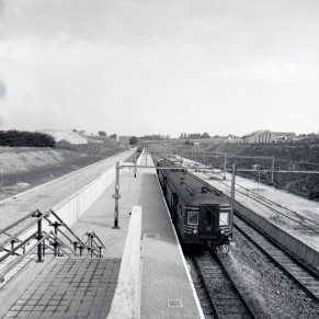 Ottignies-Louvain-la-Neuve-Université - SNCB Z03525I (4).jpg